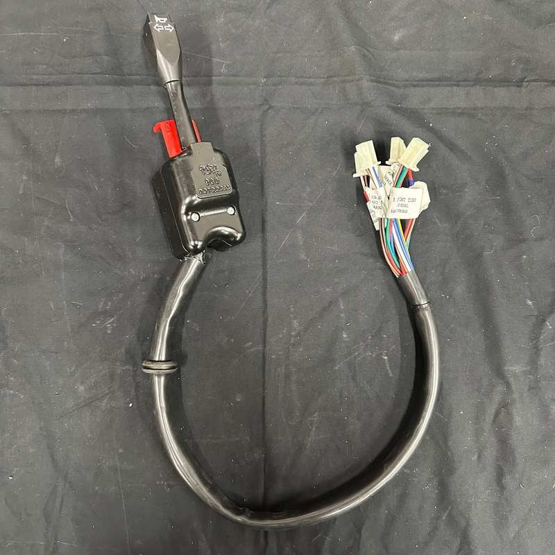 RYCO 6 PLUG TURN SIGNAL HARNESS W/HAZARDS (GARAGE SALE)