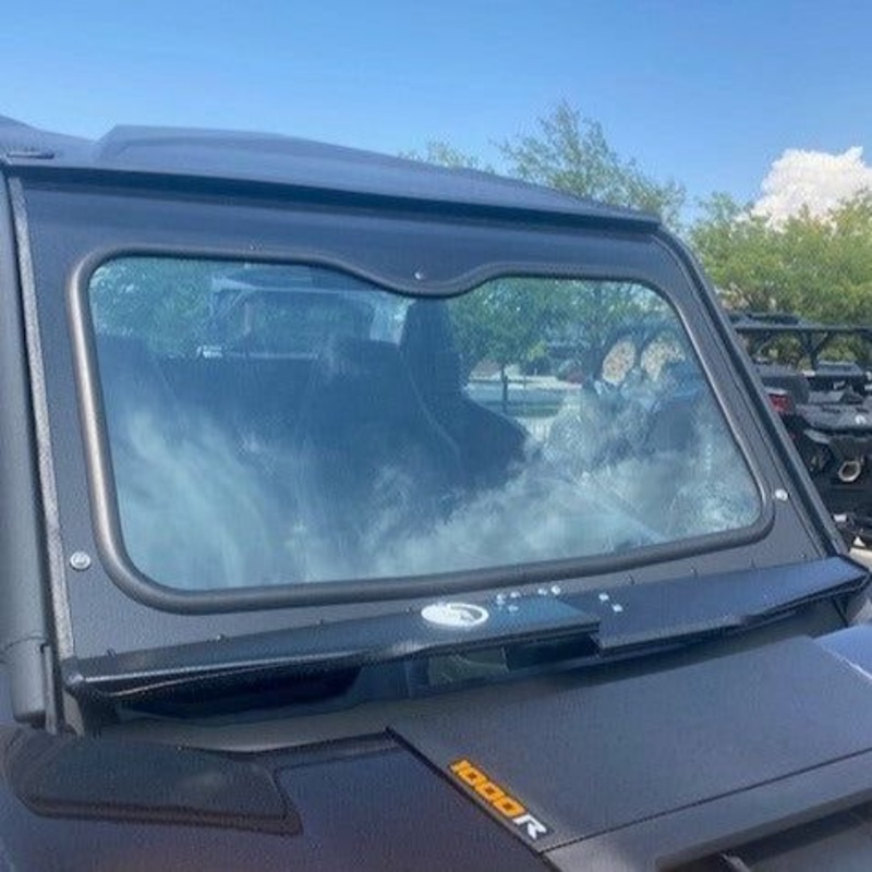 Can Am Commander (2021+) Front Windshield No Wiper Textured Black Semi White Emblem